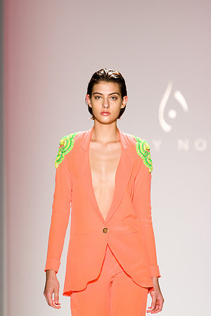 223-Noon-by-Noor-spring-2013-Vail-Fucci-Kryolan-fashion-week-2210219