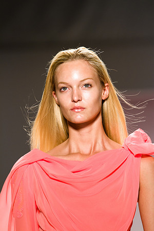 236-Noon-by-Noor-spring-2013-Vail-Fucci-Kryolan-fashion-week-2340247