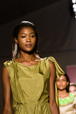 243-Noon-by-Noor-spring-2013-Vail-Fucci-Kryolan-fashion-week-2410263