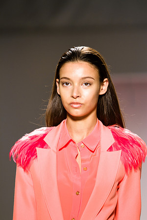220-Noon-by-Noor-spring-2013-Vail-Fucci-Kryolan-fashion-week-2180211