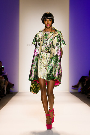 099-Joanna-Mastroianni-spring-2013-Vail-Fucci-Kryolan-fashion-week-0960724