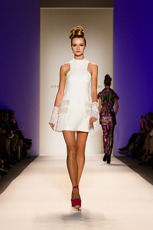143-Joanna-Mastroianni-spring-2013-Vail-Fucci-Kryolan-fashion-week-1390862