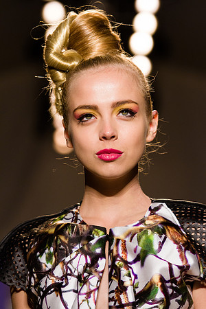 171-Joanna-Mastroianni-spring-2013-Vail-Fucci-Kryolan-fashion-week-1670973