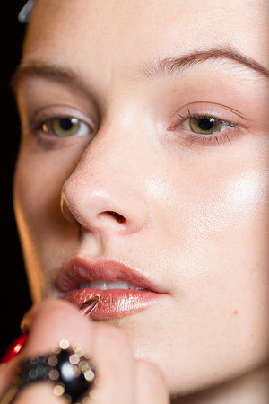 176-Whitney-Eve-Kryolan-Vail-Fucci-1760596