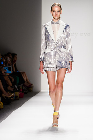 239-Whitney-Eve-Kryolan-Vail-Fucci-2390800