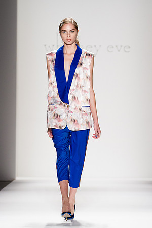 258-Whitney-Eve-Kryolan-Vail-Fucci-2580876