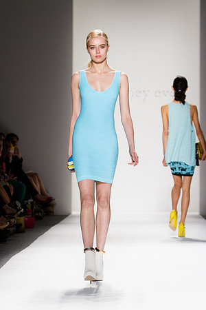 271-Whitney-Eve-Kryolan-Vail-Fucci-2710916