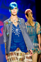 019-Anna-Sui-Spring-2013-Vail-Fucci-0191434