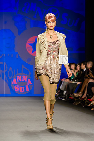 090-Anna-Sui-Spring-2013-Vail-Fucci-0901737