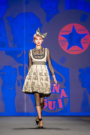 086-Anna-Sui-Spring-2013-Vail-Fucci-0861721