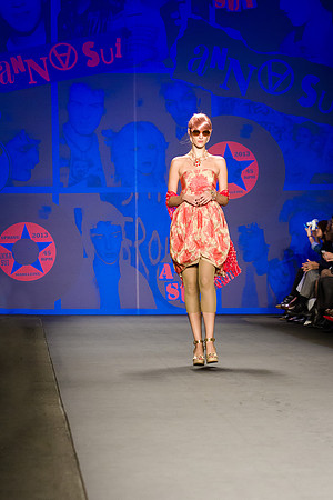 105-Anna-Sui-Spring-2013-Vail-Fucci-1051790