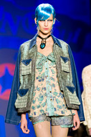 014-Anna-Sui-Spring-2013-Vail-Fucci-0141403