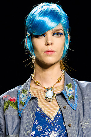020-Anna-Sui-Spring-2013-Vail-Fucci-0201441