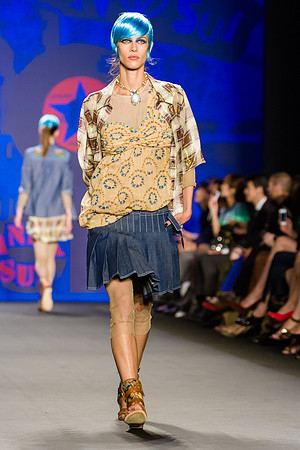 023-Anna-Sui-Spring-2013-Vail-Fucci-0231462