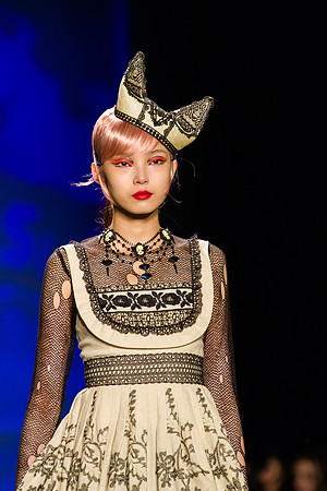 088-Anna-Sui-Spring-2013-Vail-Fucci-0881728