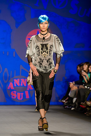 072-Anna-Sui-Spring-2013-Vail-Fucci-0721661