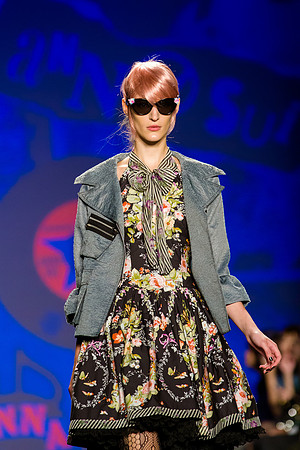 032-Anna-Sui-Spring-2013-Vail-Fucci-0321490
