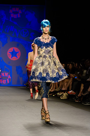 123-Anna-Sui-Spring-2013-Vail-Fucci-1231855