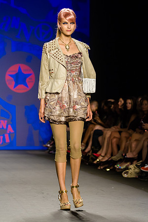 091-Anna-Sui-Spring-2013-Vail-Fucci-0911739