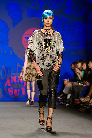 073-Anna-Sui-Spring-2013-Vail-Fucci-0731663