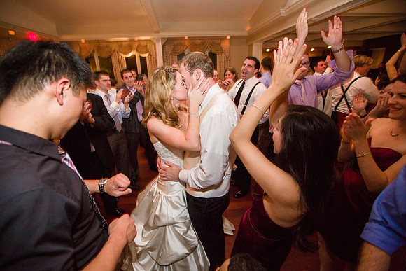 741-ocean-cliff-wedding-newport3048