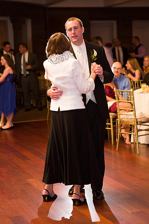 571-ocean-cliff-wedding-newport2471