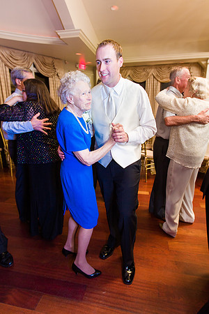693-ocean-cliff-wedding-newport2815