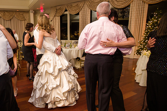 696-ocean-cliff-wedding-newport2835