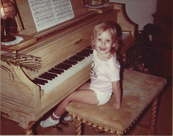 vail at piano