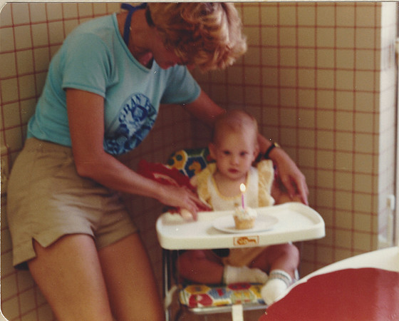 vail age 1 cupcake