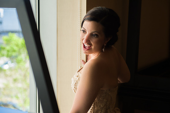 300-renaissance-boston-waterfront-hotel-wedding4157