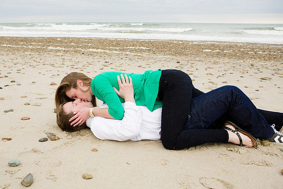 062duxbury-beach-engagement-Fuccis-Photos9050