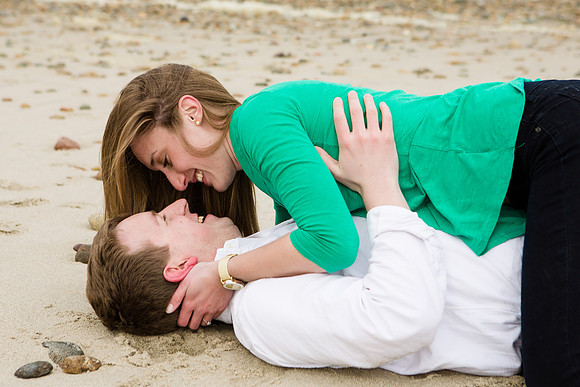 064duxbury-beach-engagement-Fuccis-Photos9058