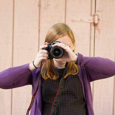 how-to-hold-camera-002-4386