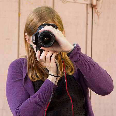 how-to-hold-camera-004-4389