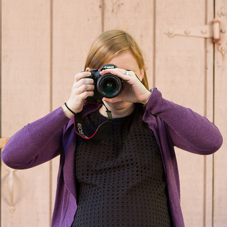 how-to-hold-camera-007-4404