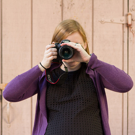 how-to-hold-camera-008-4405
