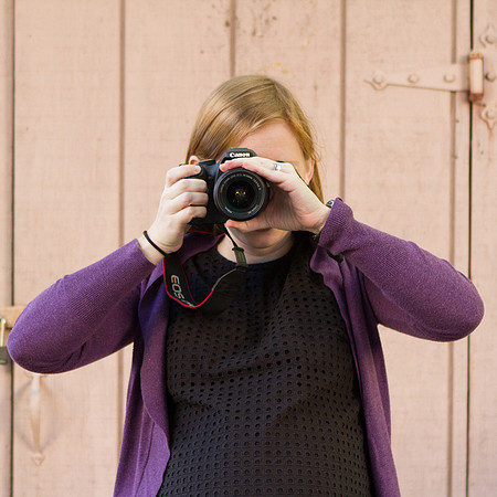 how-to-hold-camera-009-4408