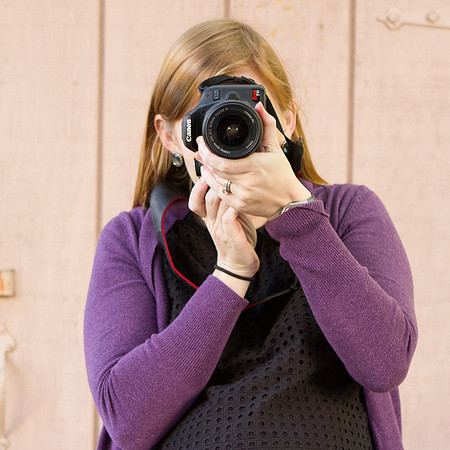 how-to-hold-camera-010-4411