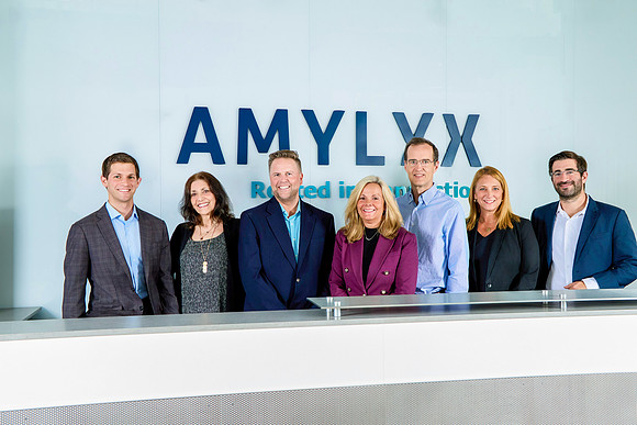 amylyx-sign-group-32-30-no-fountain_(2)