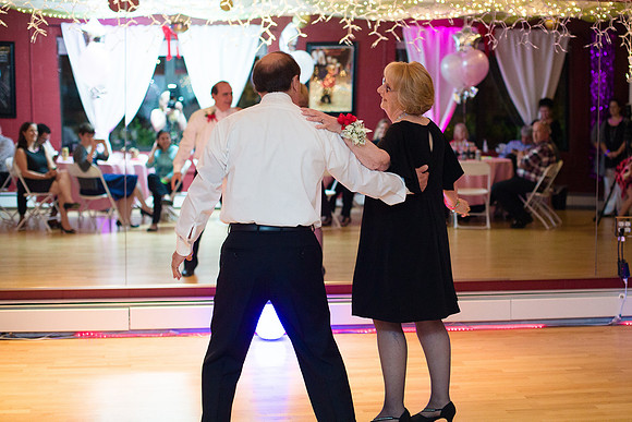 011-Kathy-Dom-40th-7047