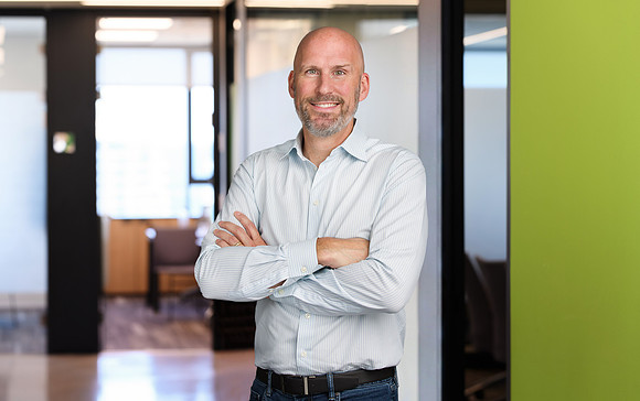 David-Howland-casual-office-full-hr