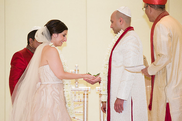586-renaissance-boston-waterfront-hotel-wedding9313