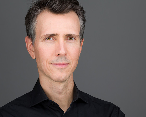 andrew-payne-0600b-modern-crop
