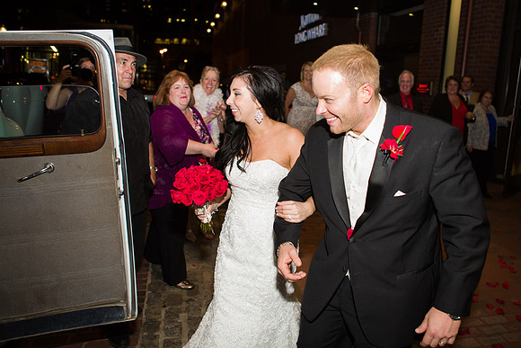 881Boston-Marriott-Long-Wharf-Wedding-Fuccis-Photos3888