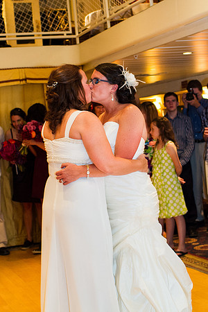 0435-KarenErinWedding5127